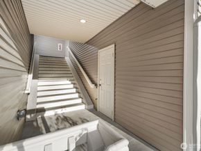 18638 NE 55th Way LL1863, Redmond WA 98052