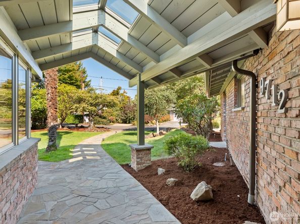 9712 50th Avenue SW, Seattle WA 98136