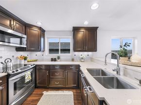 3228 21st Avenue W 300, Seattle WA 98199