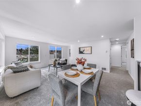 3228 21st Avenue W 300, Seattle WA 98199