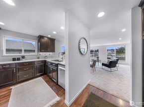 3228 21st Avenue W 300, Seattle WA 98199