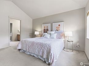 15743 NE 95th Way 53, Redmond WA 98052