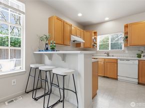 15743 NE 95th Way 53, Redmond WA 98052