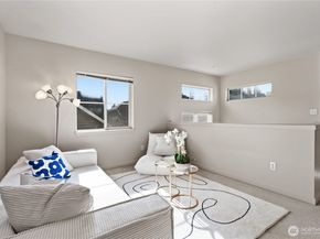 15743 NE 95th Way 53, Redmond WA 98052