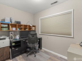 3718 NE 189th Place, Lake Forest Park WA 98155