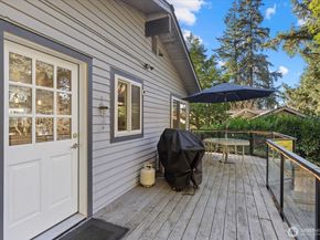 3718 NE 189th Place, Lake Forest Park WA 98155
