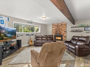3718 NE 189th Place, Lake Forest Park WA 98155