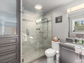 3718 NE 189th Place, Lake Forest Park WA 98155