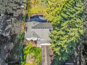 3718 NE 189th Place, Lake Forest Park WA 98155