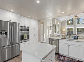 3718 NE 189th Place, Lake Forest Park WA 98155