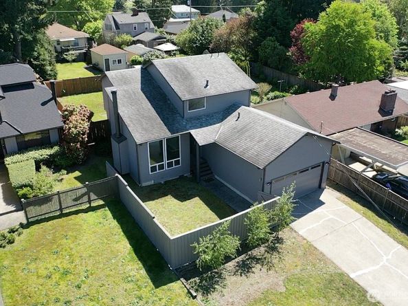 12228 Dayton Avenue N, Seattle WA 98133
