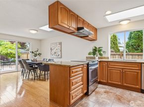 12018 NE 136th Place, Kirkland WA 98034