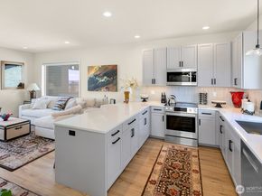 12734 B 7th Avenue NW, Seattle WA 98177