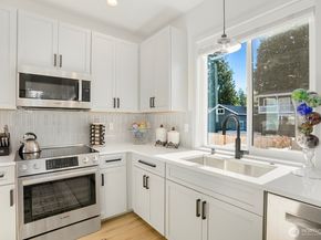 12734 B 7th Avenue NW, Seattle WA 98177