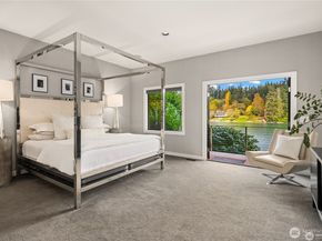 5482 Fletcher Landing NE, Bainbridge Island WA 98110