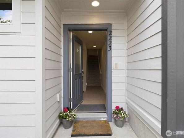 2225 NW Moraine Place, Issaquah WA 98027