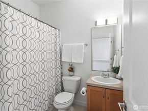 2225 NW Moraine Place, Issaquah WA 98027