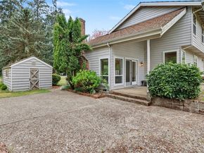 19832 156th Avenue NE, Woodinville WA 98072