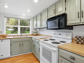 19832 156th Avenue NE, Woodinville WA 98072