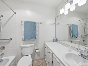 2565 Dexter Avenue N 103, Seattle WA 98109