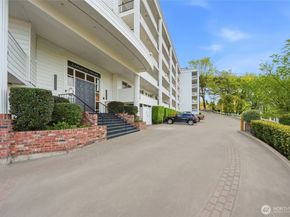 2565 Dexter Avenue N 103, Seattle WA 98109