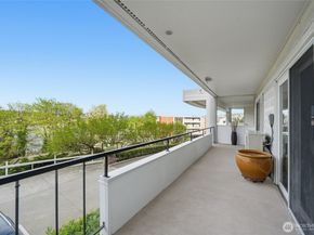 2565 Dexter Avenue N 103, Seattle WA 98109