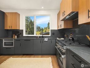 12249 NE 66TH Street, Kirkland WA 98033