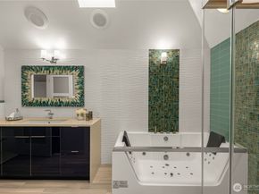 15409 101st Place NE, Bothell WA 98011