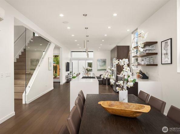 2418 6th Avenue W, Seattle WA 98119