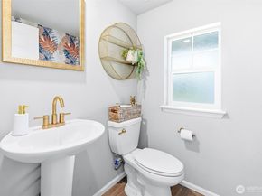 1227 Baker Heights Loop, Bremerton WA 98312