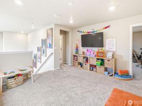 1227 Baker Heights Loop, Bremerton WA 98312