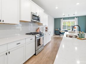1227 Baker Heights Loop, Bremerton WA 98312