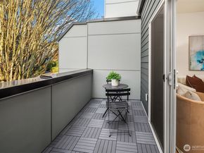 105 NW 39th Street D, Seattle WA 98107