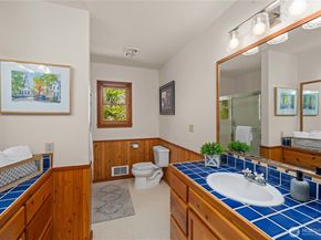 7200 NE Day Road W, Bainbridge Island WA 98110