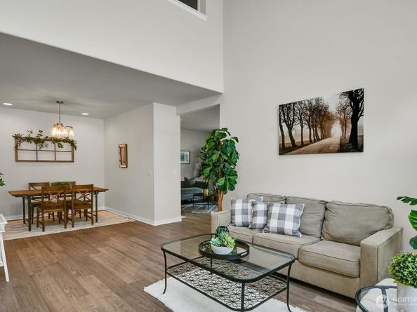 25052 SE 43rd Way, Sammamish WA 98029