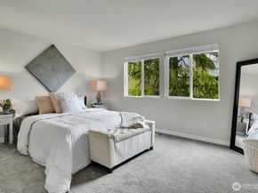 25052 SE 43rd Way, Sammamish WA 98029