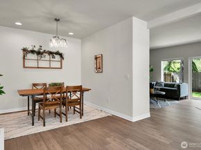 25052 SE 43rd Way, Sammamish WA 98029