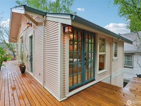 1514 NE 70th Street, Seattle WA 98115