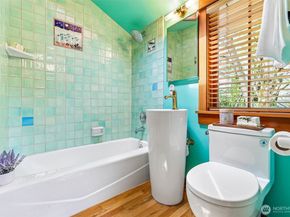 1514 NE 70th Street, Seattle WA 98115