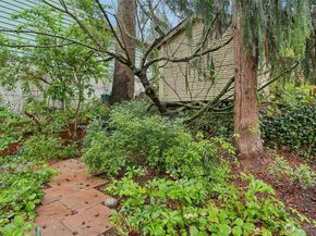 1514 NE 70th Street, Seattle WA 98115