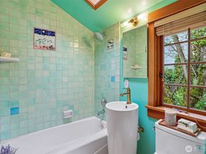 1514 NE 70th Street, Seattle WA 98115