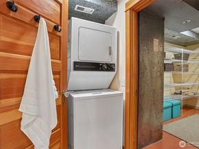 1514 NE 70th Street, Seattle WA 98115