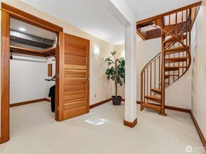 1514 NE 70th Street, Seattle WA 98115