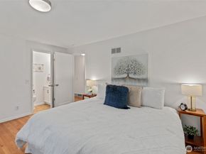 327 108 Avenue SE, Bellevue WA 98004