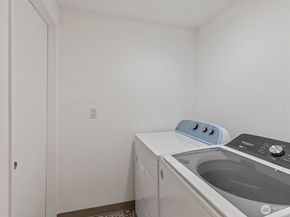 327 108 Avenue SE, Bellevue WA 98004