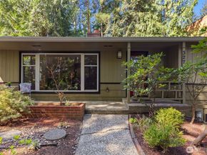 327 108 Avenue SE, Bellevue WA 98004