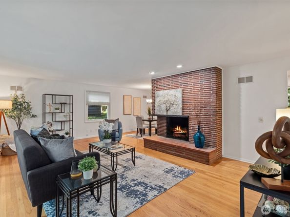 327 108 Avenue SE, Bellevue WA 98004