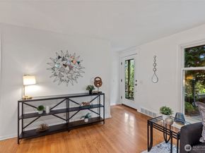 327 108 Avenue SE, Bellevue WA 98004