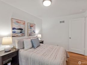 327 108 Avenue SE, Bellevue WA 98004