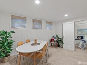 327 108 Avenue SE, Bellevue WA 98004